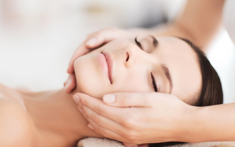 Hemmottelevat kasvohoidot