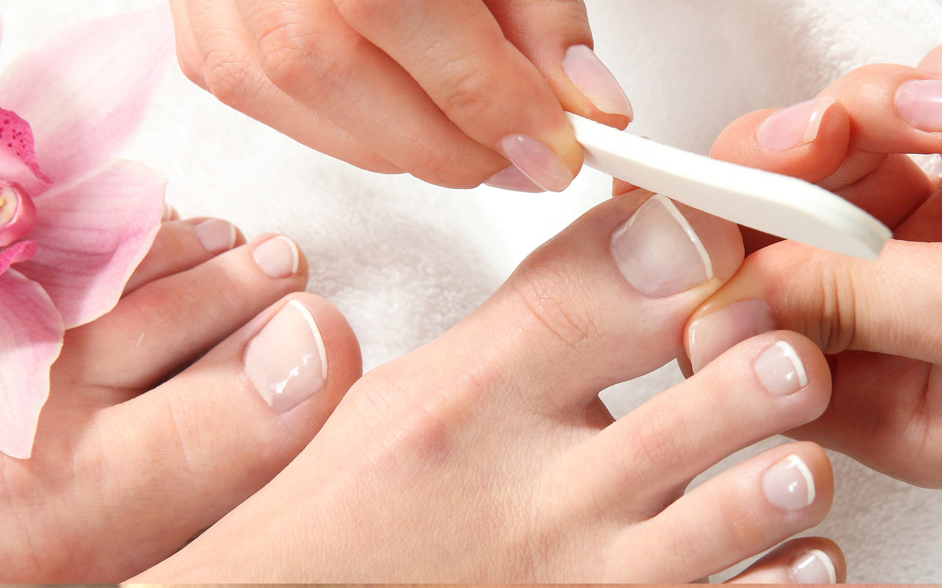 Kestolakkaukset jalkoihin